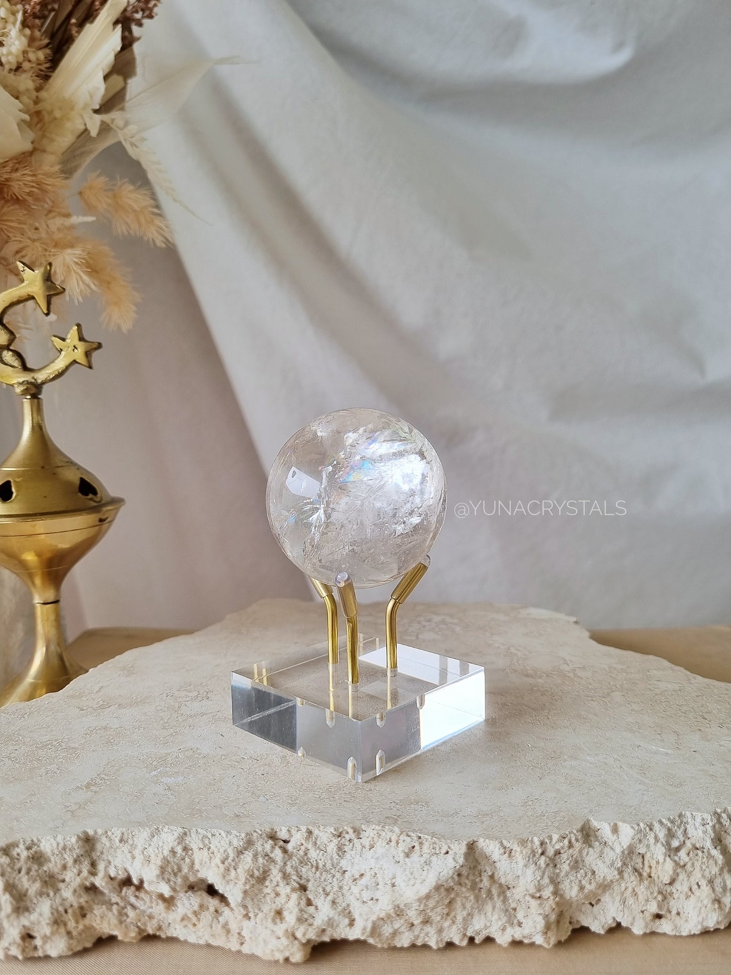 Three Post Specimen Stand