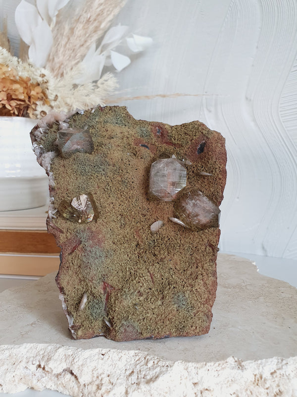 Apophyllite Haematite | APOH006