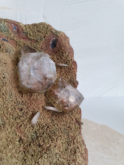 Apophyllite Haematite | APOH006