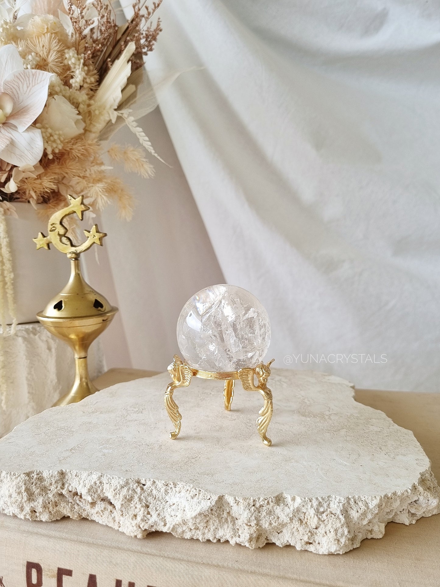 Cupid Sphere Stand